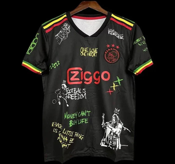 Camiseta Ajax temporada 2022-2023 edición especial One Love