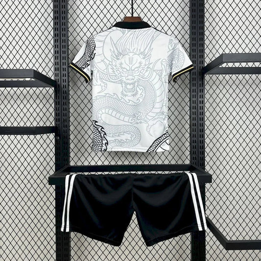 Kit Júnior Real Madrid concepto 2022-23