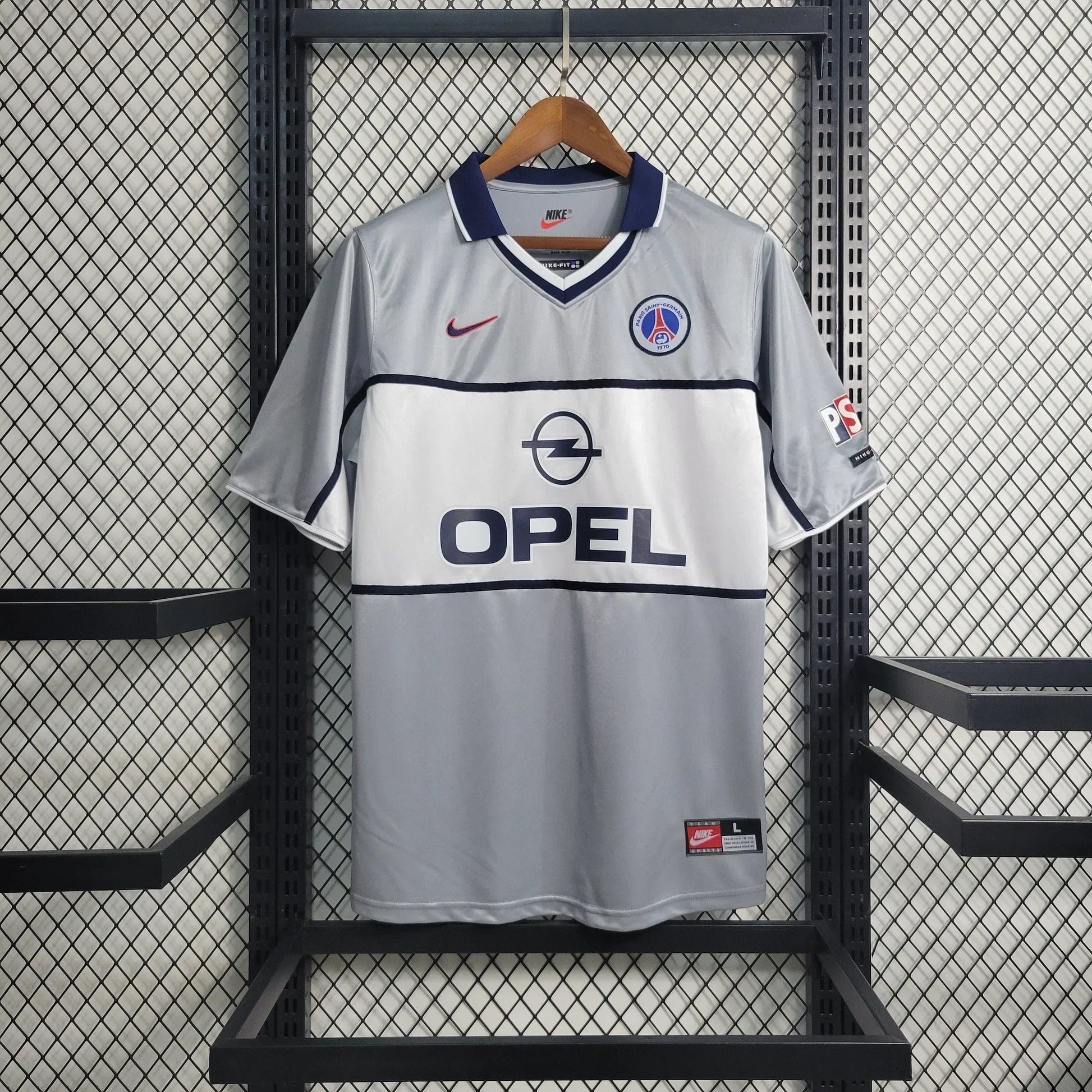 Camiseta Paris Retro 2000