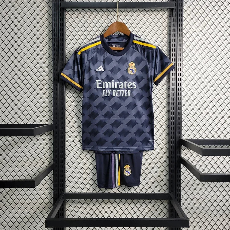 KIT JÚNIOR REAL MADRID SEGUNDA EQUIPACIÓN