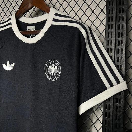 CAMISETA RETRO ALEMANIA