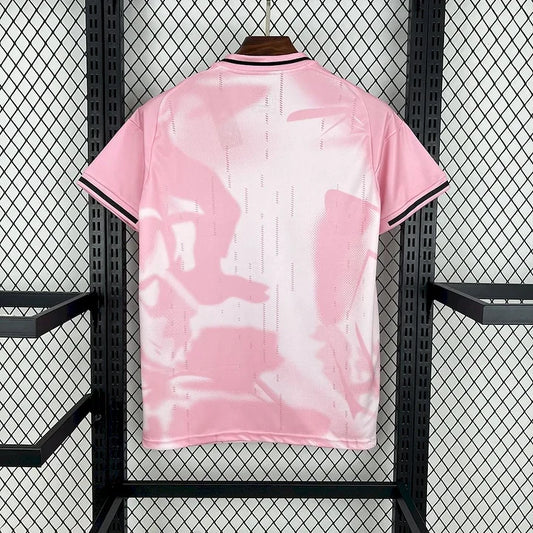 Camiseta Real Madrid Concepto Rosa & Blanco 2025